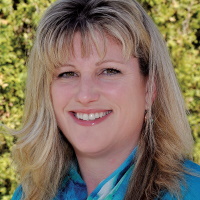 Darlene  Travers
